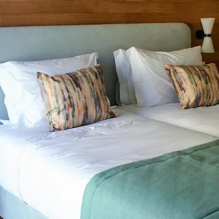 Hotel & 3*