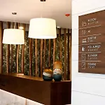 & Otel Cascais